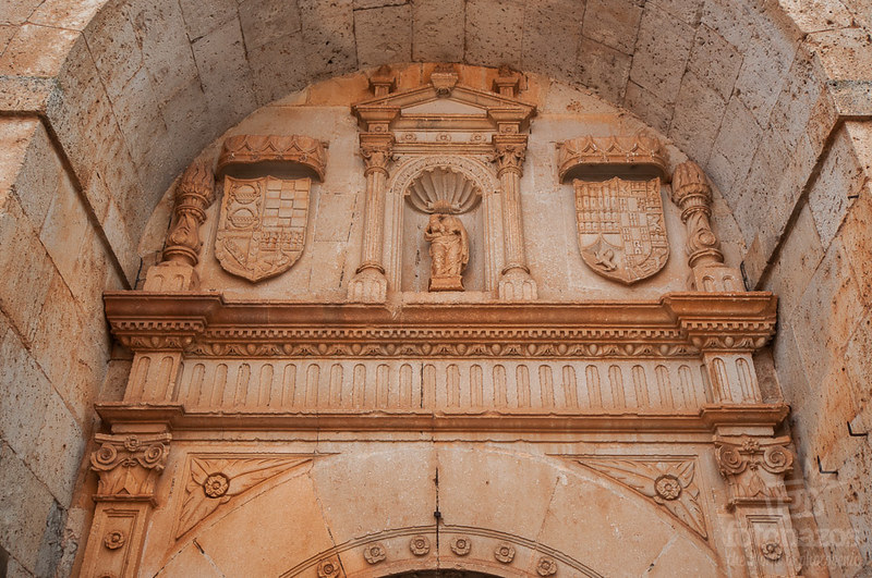 Portada del templo